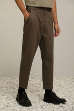 將圖片載入圖庫檢視器 (IP22BN) Lightweight Slim-Fit Trousers