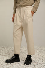將圖片載入圖庫檢視器 Twill Cotton Tapered Trousers (BE)