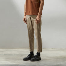 將圖片載入圖庫檢視器 Slim-fit Trousers with Zipped Back Pocket (Khaki)
