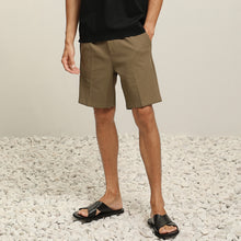 Load image into Gallery viewer, (ISP10KH) Pleated Slim-Fit Shorts
