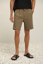 Load image into Gallery viewer, (ISP10KH) Pleated Slim-Fit Shorts
