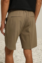 Load image into Gallery viewer, (ISP10KH) Pleated Slim-Fit Shorts
