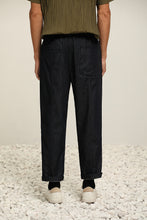 Load image into Gallery viewer, (P31DN) Relaxed-Fit Drawstring Cotton Trousers
