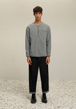 將圖片載入圖庫檢視器 Textured V-neck Sweater (GY)
