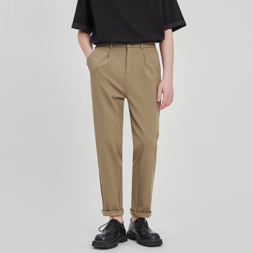 (IP20KH) Pleated Slim-Fit Wrinkle Resistant Trousers