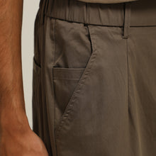 將圖片載入圖庫檢視器 (IP22BN) Lightweight Slim-Fit Trousers
