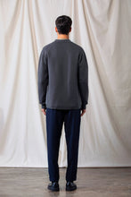 將圖片載入圖庫檢視器 Slim-Fit Tailored Trousers (Navy)
