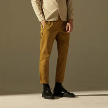 將圖片載入圖庫檢視器 Pleated Tapered Trousers (Khaki)
