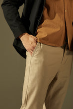將圖片載入圖庫檢視器 Half Elastic Waistband Trousers (Khaki)
