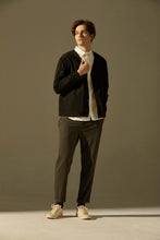 Load image into Gallery viewer, Reversible V-neck Jacket (Black)
