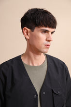 Load image into Gallery viewer, Reversible V-neck Jacket (Black)
