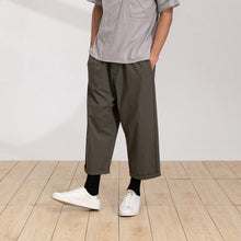 Load image into Gallery viewer, Elastic Waist Crepe Trousers (GN)
